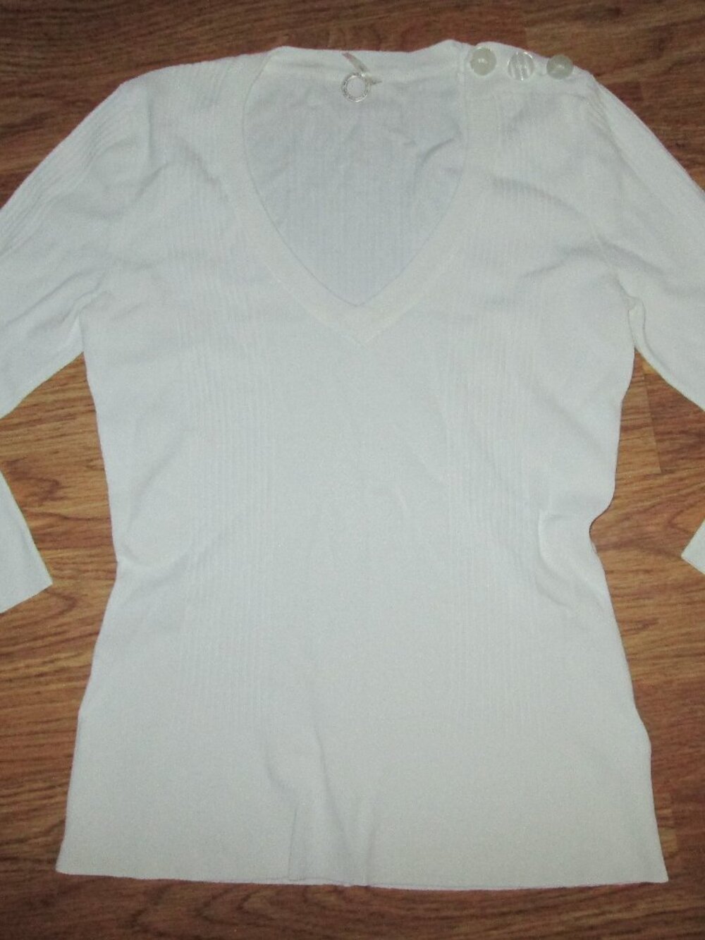 Womens ONE GIRL WHO fitted lightweight 3/4 sleeve V neck sweater sz Small NEW